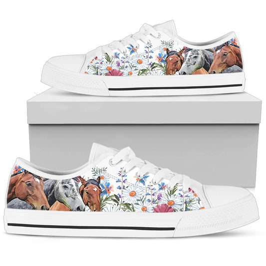 Horse and Flowers Women's Low Tops Sneakers