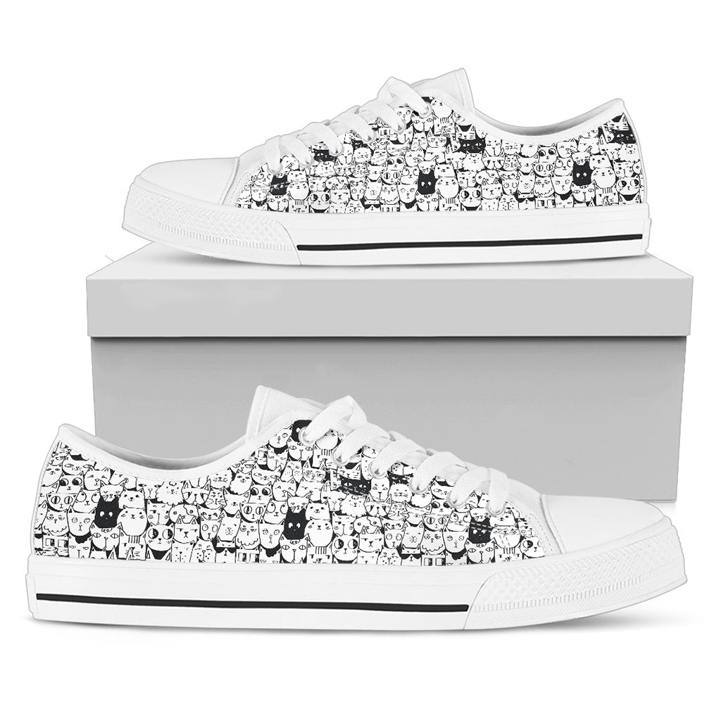 Tiny Little Kitty Cat Faces Women's Low Top Sneakers